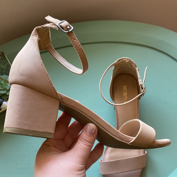Nude block heel - Picture 10 of 13